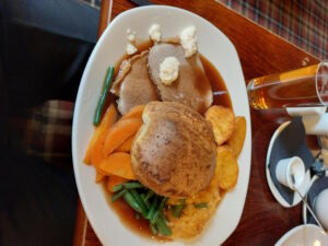lSunday unch-at-the-fountain-inn